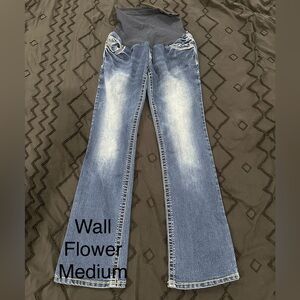 Women’s medium maternity jeans